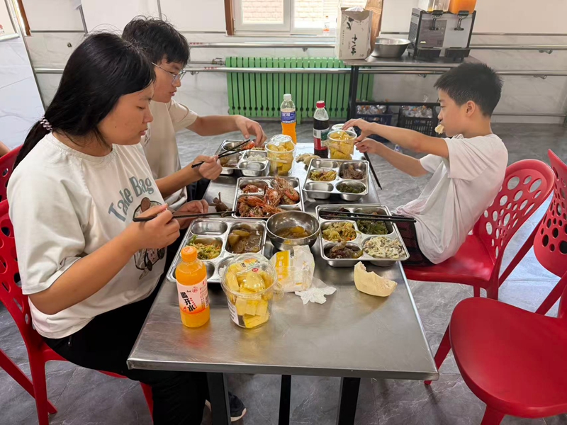 盒马罗氏虾和水果1.jpg